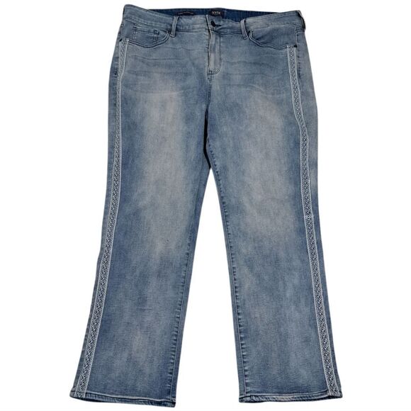 NYDJ Marilyn Straight Woven Side Trim Liftxtuck Technology Light Wash Blue Sz 18 - Picture 1 of 15